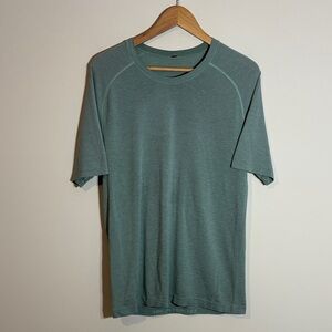Lululemon Metal Vent Shirt Medium